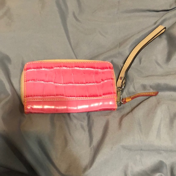 Dooney and Bourke east/west wristlet - Picture 2 of 3